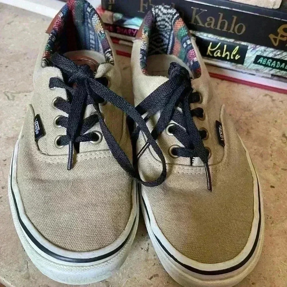 Vans - Picture 1 of 5